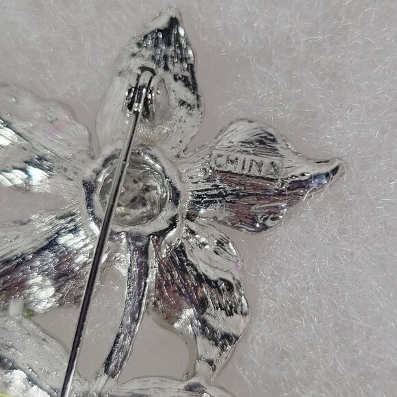 Gruen Vintage Purple Lilac Classic Metallic Enamel Floral Rhinestone Brooch - Picture 3 of 3